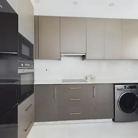 Apartament Modern Only Steps From *