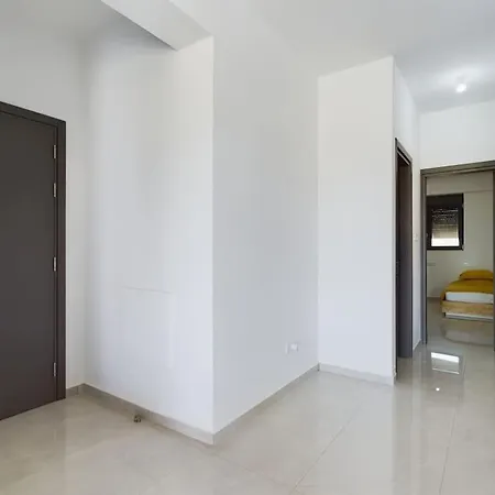 Apartmán Modern Only Steps From *